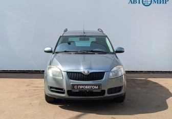 Подержанный автомобиль Skoda Roomster 2009 года (2 фото)
