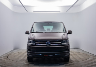 Подержанный автомобиль Volkswagen Multivan 2017 года (2 фото)