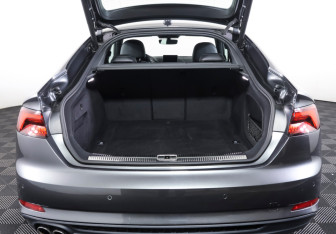 Подержанный автомобиль Audi A5 Liftback 2019 года (9 фото)