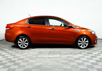 Подержанный автомобиль Kia Rio Sedan 2015 года (4 фото)