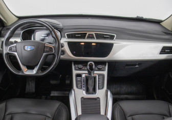 Подержанный автомобиль Geely Atlas 2021 года (13 фото)