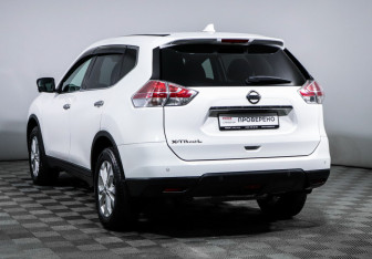 Подержанный автомобиль Nissan X-Trail 2018 года (7 фото)
