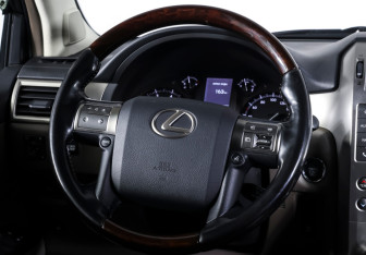 Подержанный автомобиль Lexus GX 2017 года (15 фото)