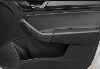 Подержанный автомобиль Skoda Rapid Liftback 2022 года (23 фото)