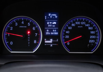 Подержанный автомобиль Honda CR-V 2012 года (12 фото)