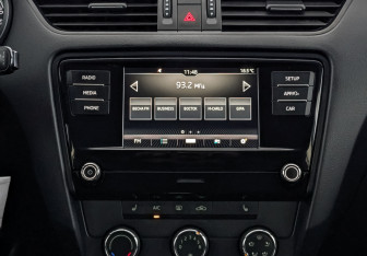 Подержанный автомобиль Skoda Octavia Liftback 2019 года (17 фото)