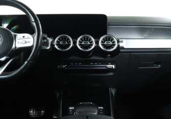 Подержанный автомобиль Mercedes-Benz GLB 2020 года (14 фото)