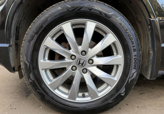 Подержанный автомобиль Honda CR-V 2010 года (9 фото)