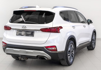 Подержанный автомобиль Hyundai Santa Fe 2019 года (5 фото)