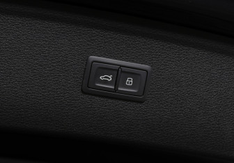 Подержанный автомобиль Audi SQ5 2020 года (20 фото)