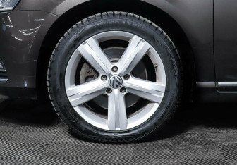 Подержанный автомобиль Volkswagen Passat Wagon 2014 года (7 фото)