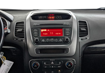 Подержанный автомобиль Kia Sorento 2018 года (17 фото)