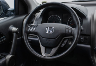 Подержанный автомобиль Honda CR-V 2011 года (15 фото)