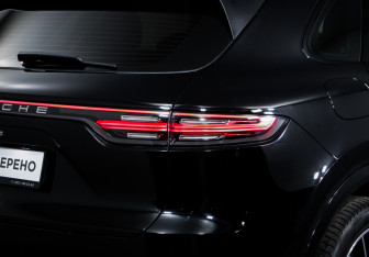 Подержанный автомобиль Porsche Cayenne 2021 года (17 фото)
