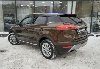 Подержанный автомобиль Geely Atlas 2020 года (6 фото)