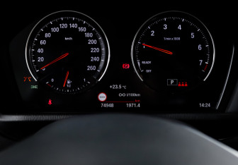 Подержанный автомобиль BMW X1 2021 года (11 фото)