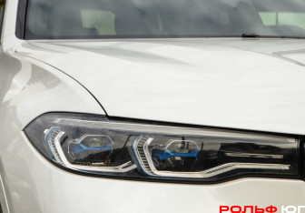 Подержанный автомобиль BMW X7 2020 года (37 фото)