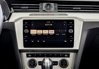 Подержанный автомобиль Volkswagen Passat Sedan 2019 года (15 фото)