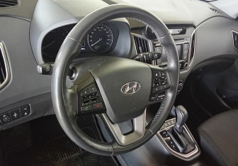Подержанный автомобиль Hyundai Creta 2017 года (12 фото)