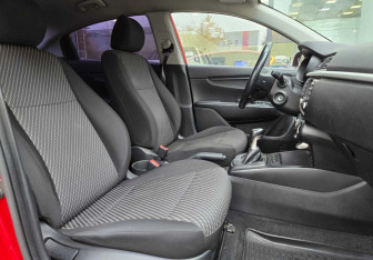 Подержанный автомобиль Kia Rio Sedan 2017 года (10 фото)