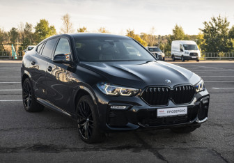Подержанный автомобиль BMW X6 2021 года (4 фото)