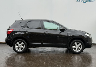 Подержанный автомобиль Nissan Qashqai 2013 года (4 фото)