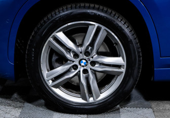 Подержанный автомобиль BMW X1 2018 года (15 фото)