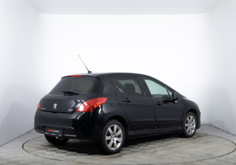 Подержанный автомобиль Peugeot 308 Hatchback 2010 года (5 фото)