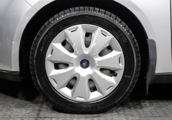 Подержанный автомобиль Ford Focus Wagon 2012 года (21 фото)