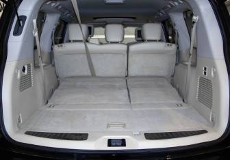 Подержанный автомобиль Infiniti QX56 2012 года (36 фото)