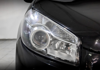 Подержанный автомобиль Nissan Qashqai 2013 года (17 фото)