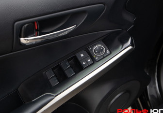 Подержанный автомобиль Lexus IS Sedan 2014 года (18 фото)