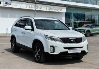 Подержанный автомобиль Kia Sorento 2014 года (3 фото)