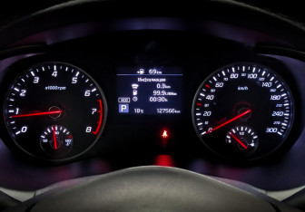 Подержанный автомобиль Kia Stinger 2019 года (12 фото)