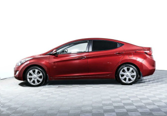 Подержанный автомобиль Hyundai Elantra Sedan 2012 года (3 фото)