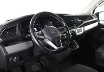 Подержанный автомобиль Volkswagen Multivan 2020 года (13 фото)