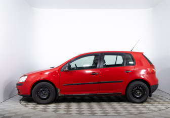 Подержанный автомобиль Volkswagen Golf Hatchback 2007 года (8 фото)