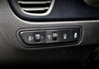 Подержанный автомобиль Kia Rio Hatchback 2021 года (26 фото)