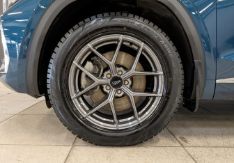 Подержанный автомобиль Geely Monjaro 2023 года (28 фото)