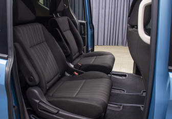 Подержанный автомобиль Honda Freed 2016 года (13 фото)