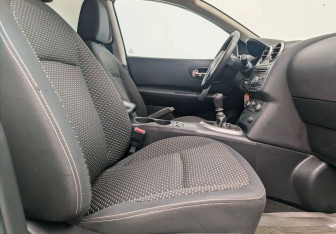Подержанный автомобиль Nissan Qashqai 2008 года (10 фото)
