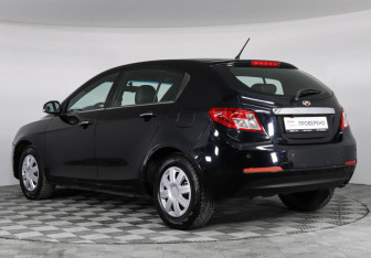 Подержанный автомобиль Geely Emgrand EC7 Hatchback 2014 года (4 фото)