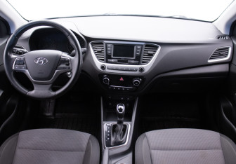 Подержанный автомобиль Hyundai Solaris Sedan 2017 года (13 фото)