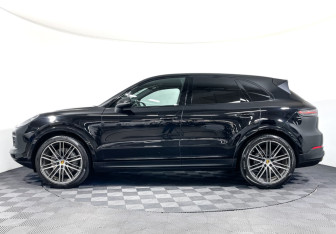 Подержанный автомобиль Porsche Cayenne 2019 года (8 фото)