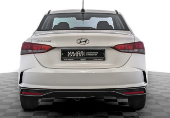 Подержанный автомобиль Hyundai Solaris Sedan 2021 года (6 фото)