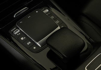 Подержанный автомобиль Mercedes-Benz GLB 2021 года (15 фото)