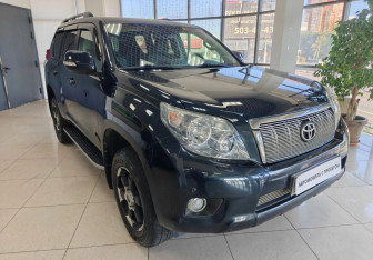 Подержанный автомобиль Toyota Land Cruiser Prado 2013 года (3 фото)