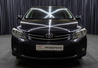 Подержанный автомобиль Toyota Corolla Sedan 2011 года (2 фото)