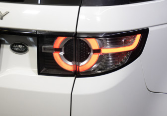 Подержанный автомобиль Land Rover Discovery Sport 2015 года (22 фото)