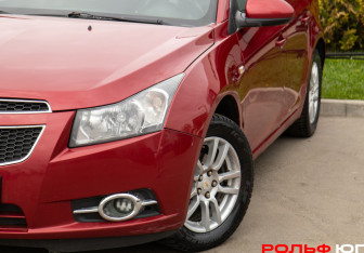 Подержанный автомобиль Chevrolet Cruze Sedan 2011 года (18 фото)